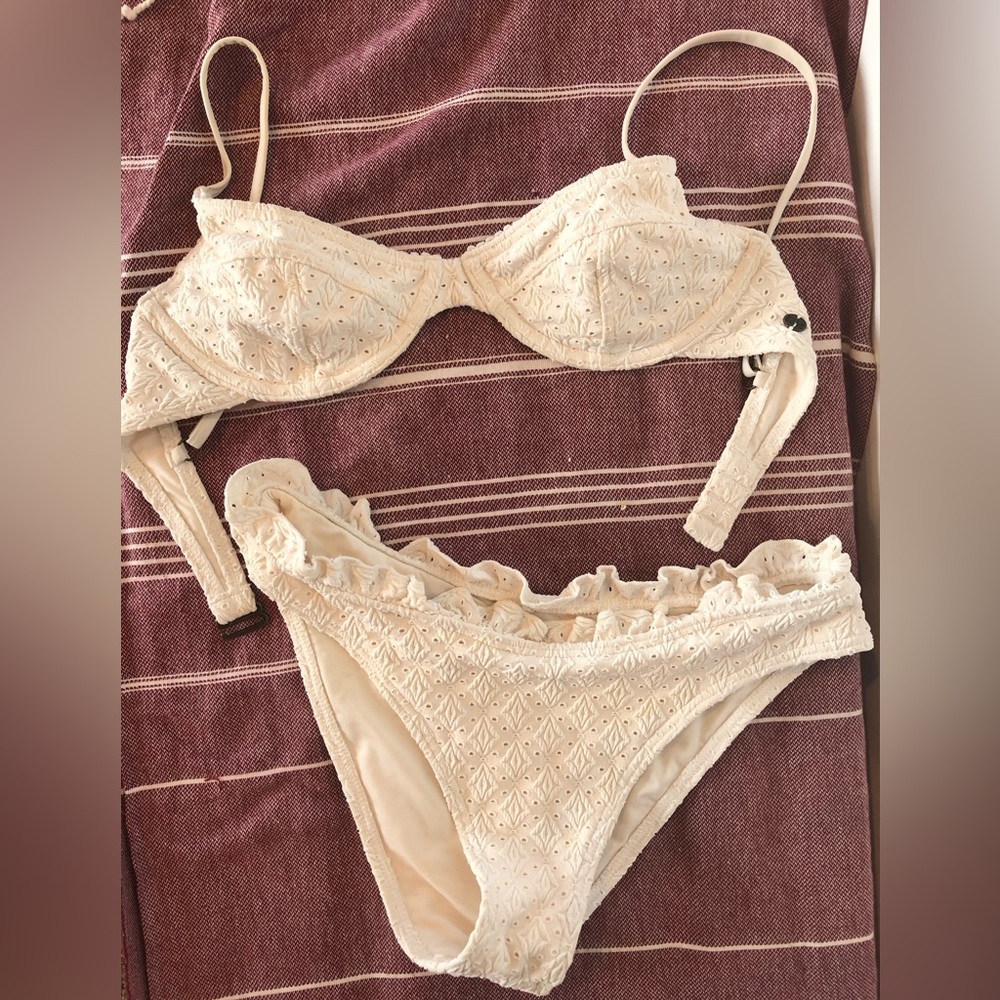 Cream Eyelet Billabong Bikini, 4